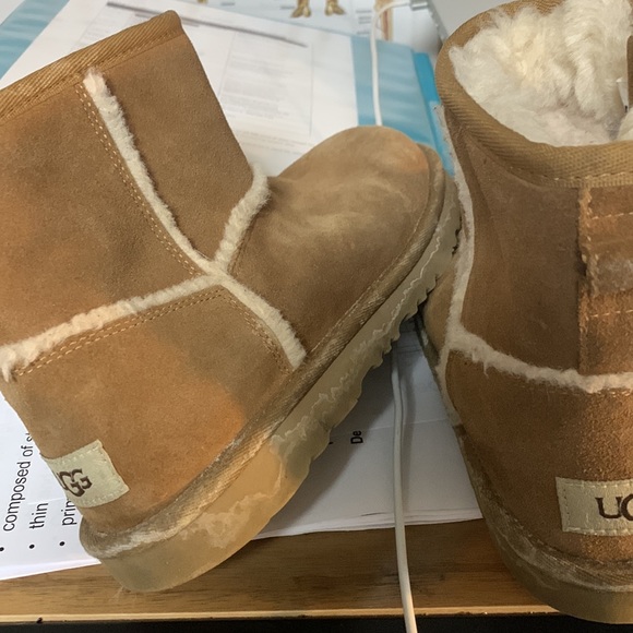 Uggs - Picture 9 of 9